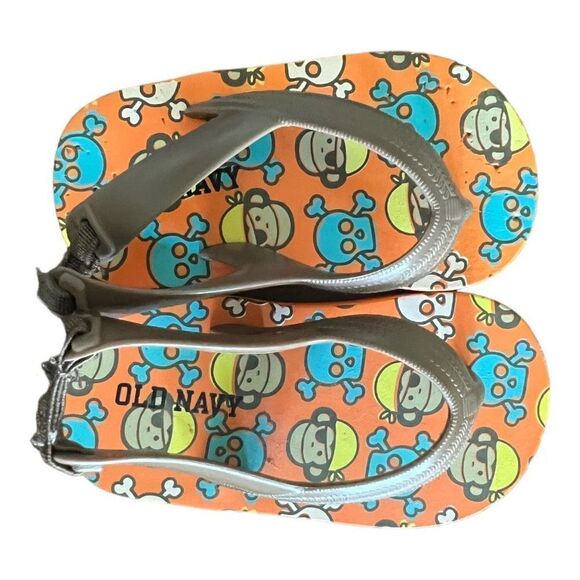Baby Boy Old Navy Pirate Monkey Skull & Crossbones Slingback Sandals - Sz 4 - Picture 2 of 4